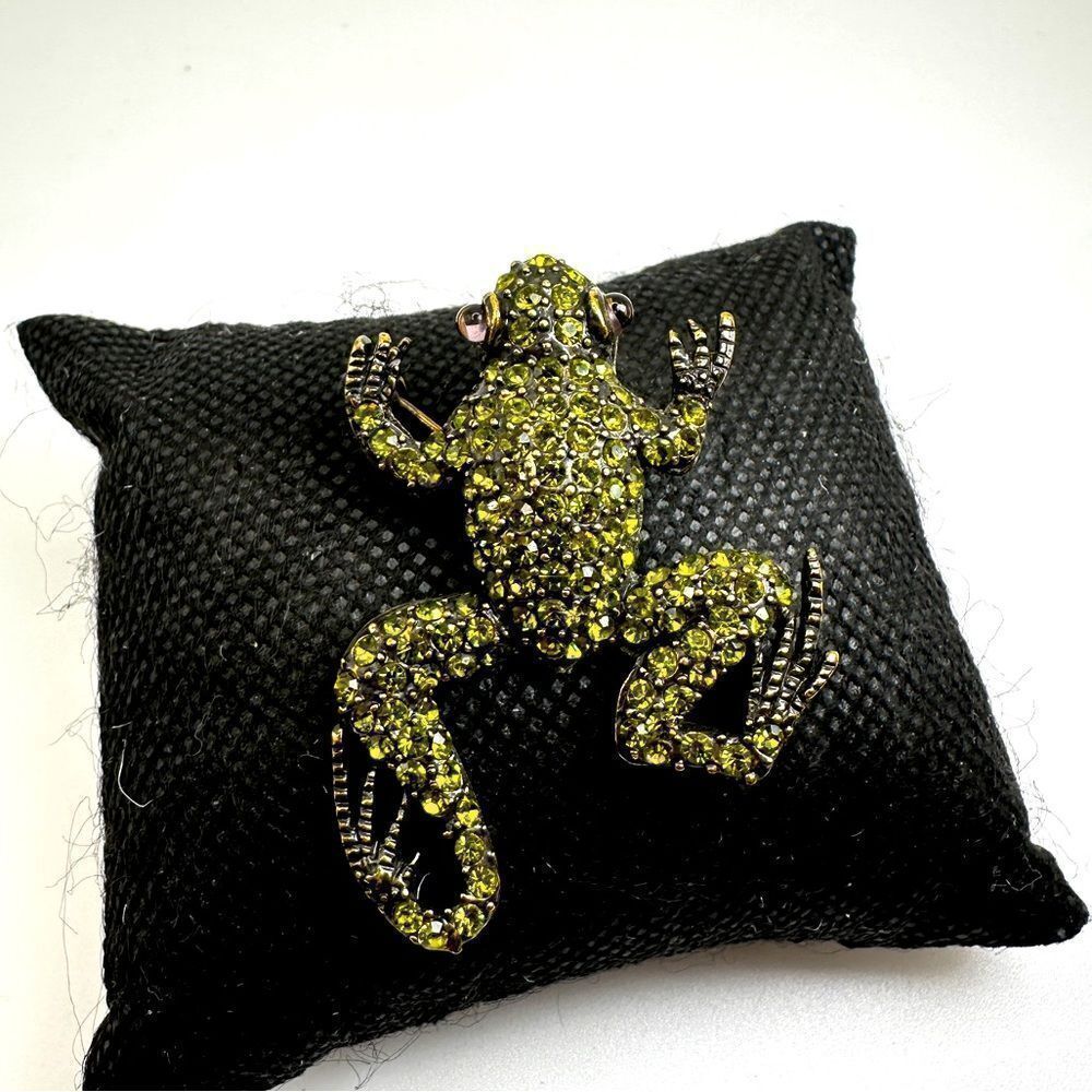 Heidi Daus Green Frog Brooch Pin!